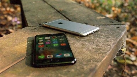is there an iphone 7s.